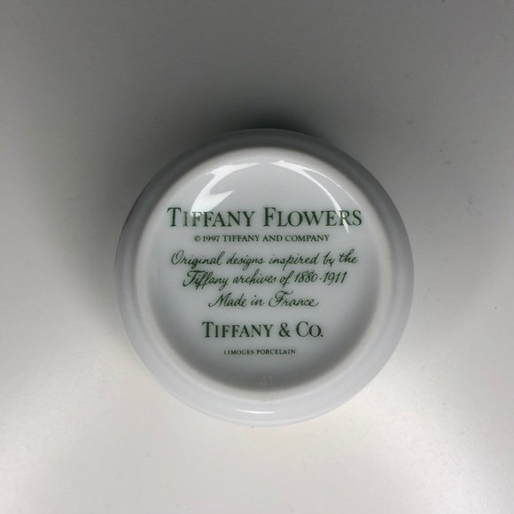 ‼️SALE‼️ NWOT Tiffany and Co. glass jewelry holder - Picture 7 of 7